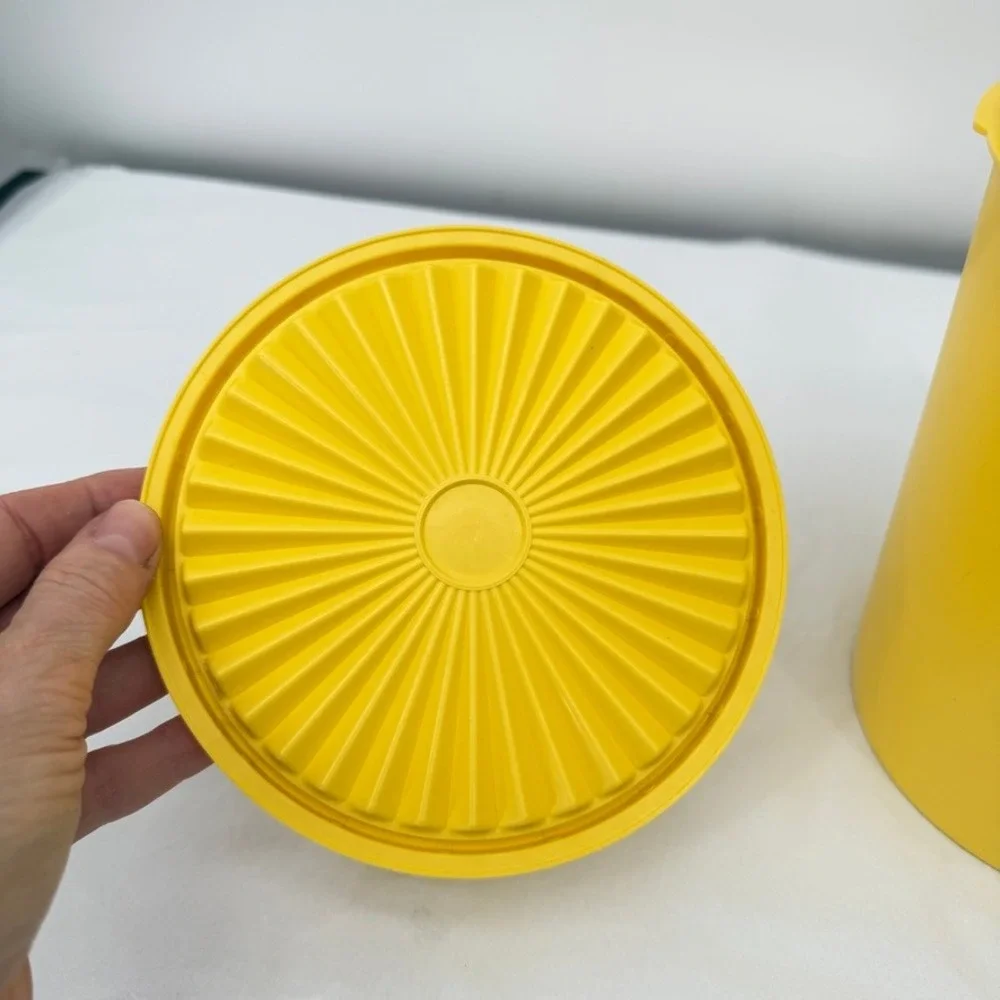 VTG Tupperware‎ Servalier Canister Yellow Sunburst Medallion Retro Kitchen